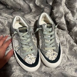 Vintage Havana Sneakers | lightly used | size 6 |